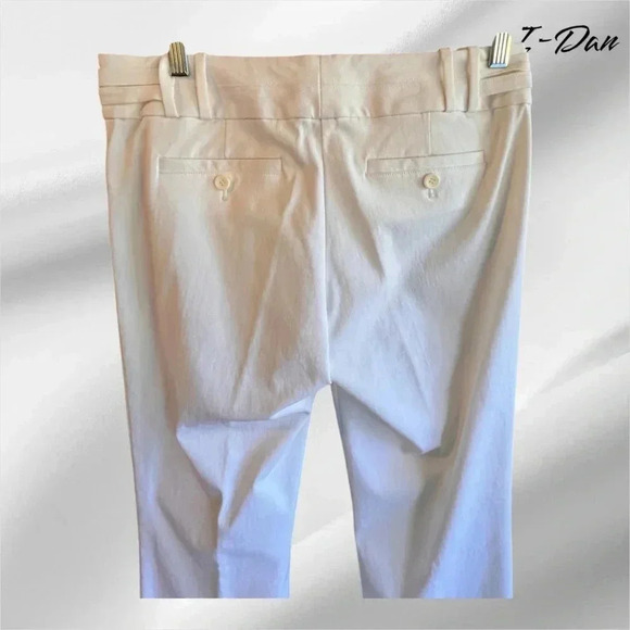 Color is off in the photos.  These are a true white pant. - Picture 4 of 4